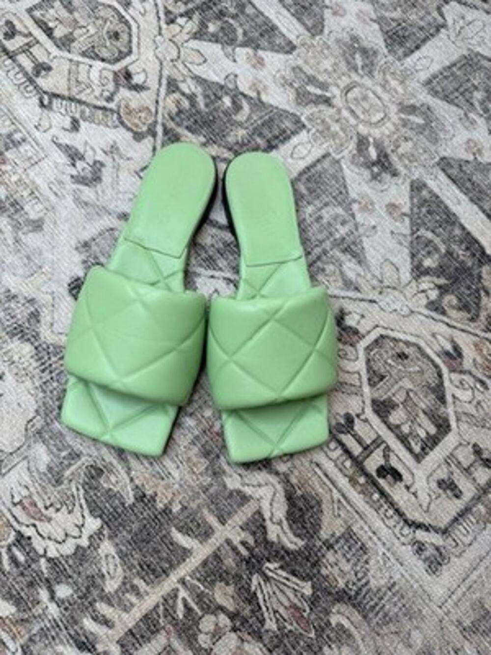 Bottega Veneta Padded Flat Sandals Quilted Green Leather Slides Sz 38 Dustbag